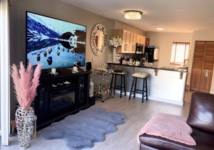 Waterfront Pearl, Great Views, w/dedicated Parking