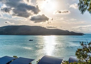 Waves 5 Luxury 3 Bedroom Breathtaking Ocean Views Central Location