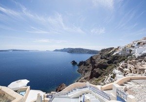 White Cave by Caldera Houses