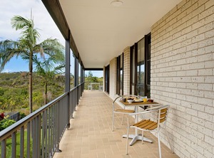Apricari Oasis | Bonny Hills