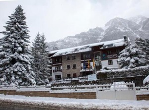 Hotel Villa | Canfranc-Estacion