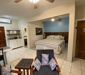 Mariposa Lodge West 