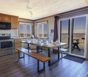 Mountain Lodge Snowshoe 