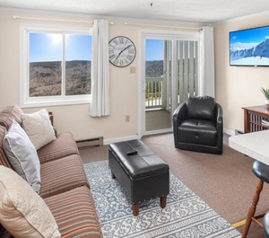 Mountain Lodge Snowshoe 