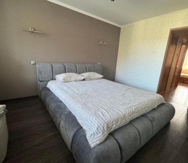 Cherkasy Apartment | Апартаменти з трьома роздільними спальнями!