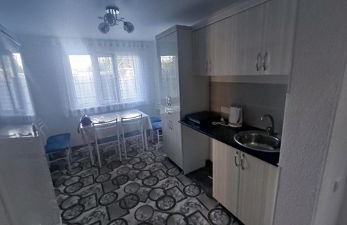Cholpon-Ata House | Гостевой дом Кербен