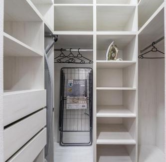 Darnyckyj Apartment | Люкс на Бориспільській ЖК Олімпік Парк, генератор на будинку