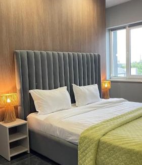 Chernovtsy Apartment | Просторий світлий сучасний номер N2