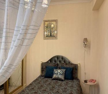 Almaty Apartment | Просторная и уютная квартира с панорамным витражом с видом на город, Центральный стадион, Театр и другие знаковые места Алматы