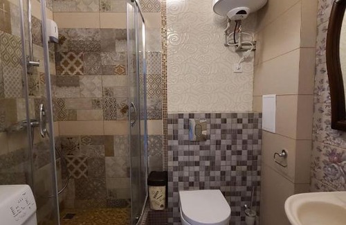 Prymors'kyi district Apartment | Улучшенные апартаменты с отдельной спальней в районе Аркадия