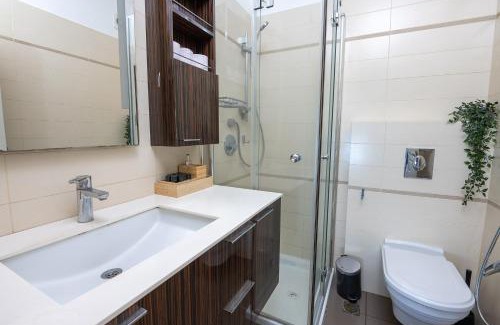 Netanya Apartment | פנטהאוז שמיים - דירות יוקרתיות על הים עם ממד,גקוזי פרטי, בריכה ונוף פנורמי לאוקיינוס
