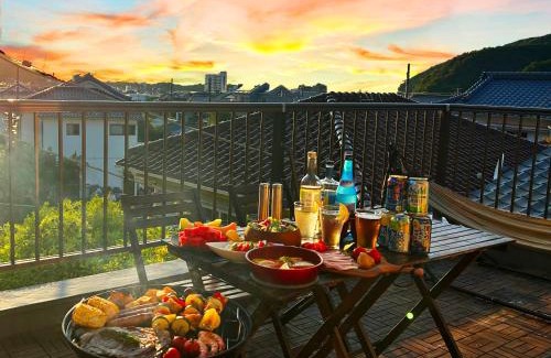 Hedamura House | 美しい夕日を眺めテラスでバーベキュー 徒歩で海と温泉へ 温泉券プレゼント 最大12名