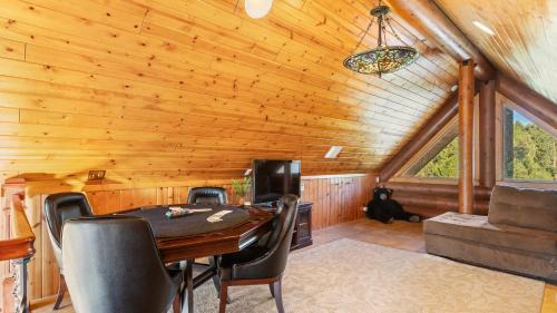 Castle Glen Estates House | 0.5mi to the Lake Deck w Views Poker Table Eagle Ridge Retreat by AvantStay