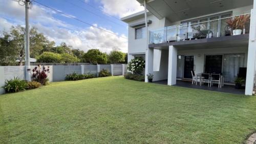 Dicky Beach House | 1 - 5a Coochin Street, Dicky Beach - 200m To Beach