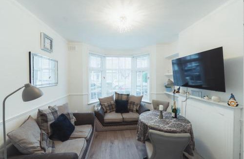 Harrow Apartment | 1 bed - Wifi - Pet Friendly - Harrow