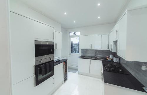 Harrow Apartment | 1 bed - Wifi - Pet Friendly - Harrow