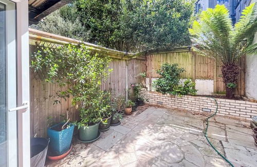 Hove Cottage | 1 bedroom accommodation in Hove, near Brighton