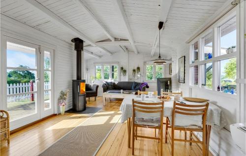 Bog By House | 1 Bedroom Awesome Home In Bogø By