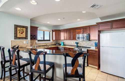 Destin Resort | 1-Bedroom Luxury Stay at Emerald Grande – Ocean Views & Resort Amenities