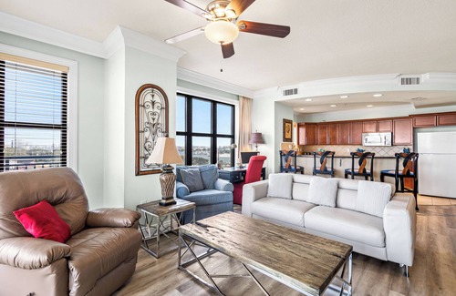 Destin Resort | 1-Bedroom Luxury Stay at Emerald Grande – Ocean Views & Resort Amenities
