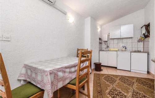 Potocnica House | 1 Bedroom Stunning Home In Potocnica