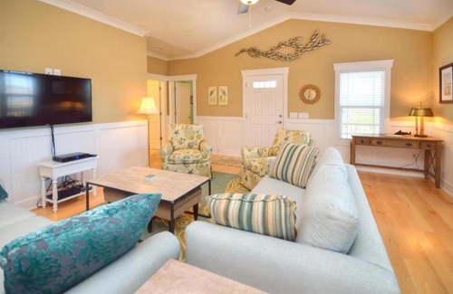 Tranquil Harbour House | 1 FAB Island Retreat
