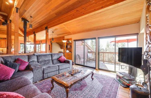 Lake Forest House | 1 Mi to Lake Tahoe Home with Hot Tub and Decks