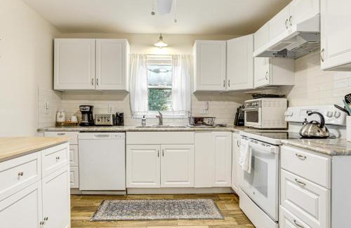 Stone Mountain House | 1 Mi to Stone Mountain Park Outdoor Haven!