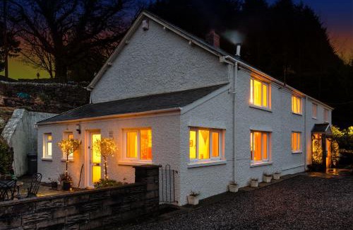 Margam House | 1 Tan Yr Eglwys Barn Cottage