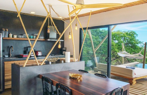 Villarreal House | 10 mn to tamarindo perched house with superb views and swimming pool