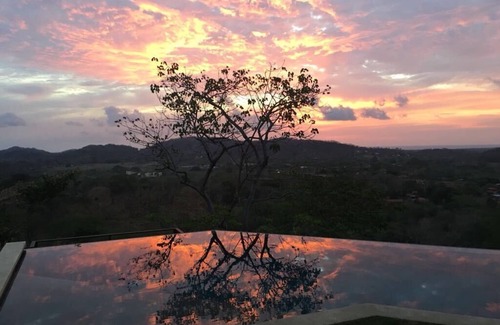 Villarreal House | 10 mn to tamarindo perched house with superb views and swimming pool