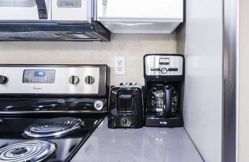 Cowan Heights Condo | 10% Off Orange, CA Monthly Modern 1BD ~ Walk to Peters Canyon + Starbucks!