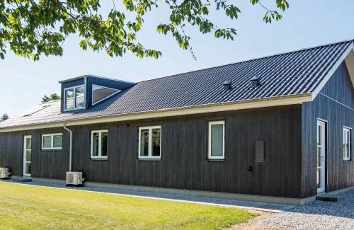 Pøt Strandby House | 10 person holiday home in Juelsminde
