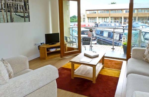 Tewitfield Cottage | 10 Swan House