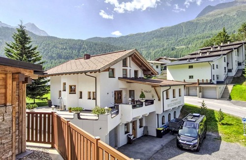 Soelden Apartment | 100 m² Apartment ∙ 3 bedrooms ∙ 8 guests