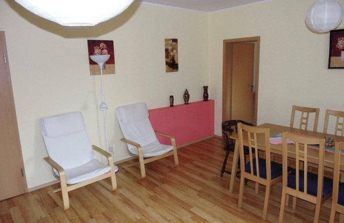 Loebtau Apartment | 100 m² Apartment ∙ 3 bedrooms ∙ 7 guests