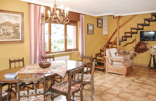 Villamayor House | 100 m² House ∙ 4 bedrooms ∙ 6 guests