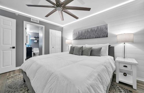 Destin Apartment | 1004 Oceanfront Pelican Bch Resort Pools Prime Loc