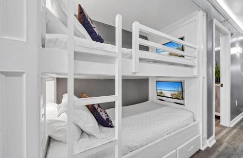 Destin Apartment | 1004 Oceanfront Pelican Bch Resort Pools Prime Loc