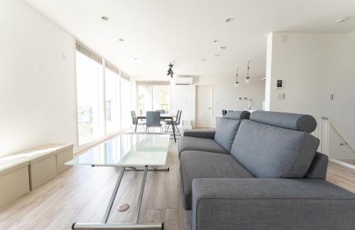 Hayama House | 104号室 海の見えるシェアハウスRoopt Hayama Collective Houseの一室