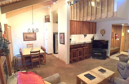 Mammoth Lakes Condo | 106 Premium by RedAwning