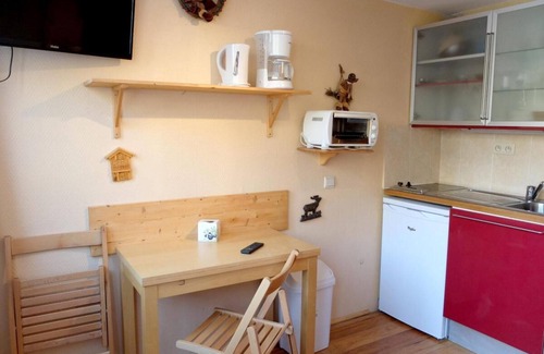 Tignes le Lac Apartment | 10m from ski slopes, 3rd floor, television, ski locker, 16m², Tignes