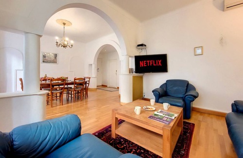Nice City Centre Apartment | 110 m² Apartment ∙ 3 bedrooms ∙ 6 guests