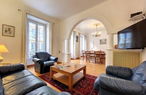 Nice City Centre Apartment | 110 m² Apartment ∙ 3 bedrooms ∙ 6 guests