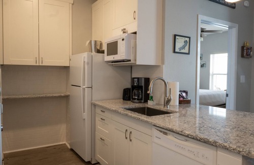 Delavan Lake Condo | 111 - 2 Bedroom Lake View Condo w/Patio