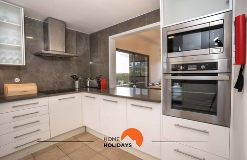 Cerro de Aguia Ski Chalet | #111 Patroves Ocean View by Home Holidays