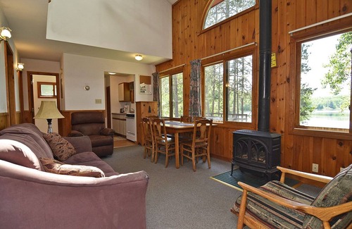 Iron River Cabin | #12, Lakeside, Delta Lodge-Owner for 32 years