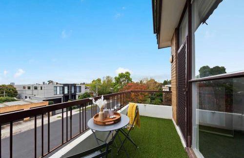 Caulfield North Apartment | 120 m² Apartment ∙ 2 bedrooms ∙ 6 guests