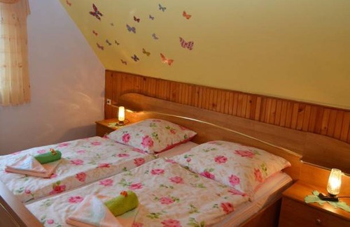 Lichtenhain Apartment | 120 m² Apartment ∙ 4 bedrooms ∙ 8 guests