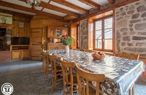 Saint-Romain House | 120 m² Gîte ∙ 4 bedrooms ∙ 8 guests